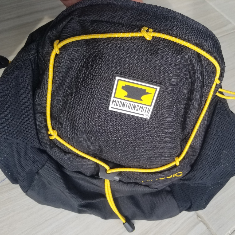 Hiking Bag By Mountainsmith Belted Purse For Safety - Picture 6 of 10